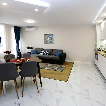 Sea Garden Premium דירה *